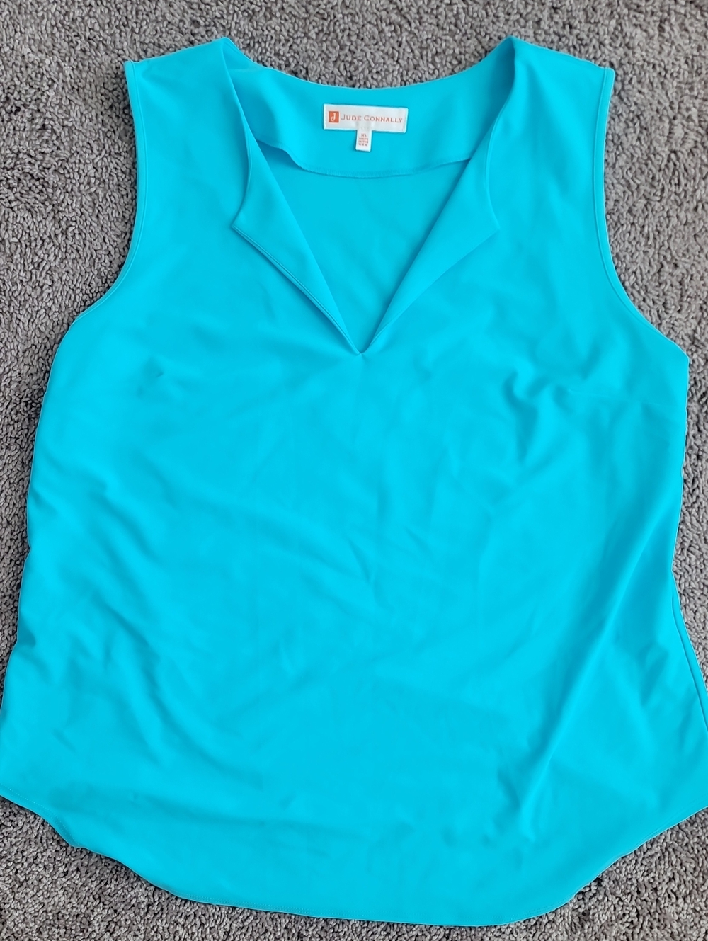 Sleeveless V-Neck Top in Turquoise